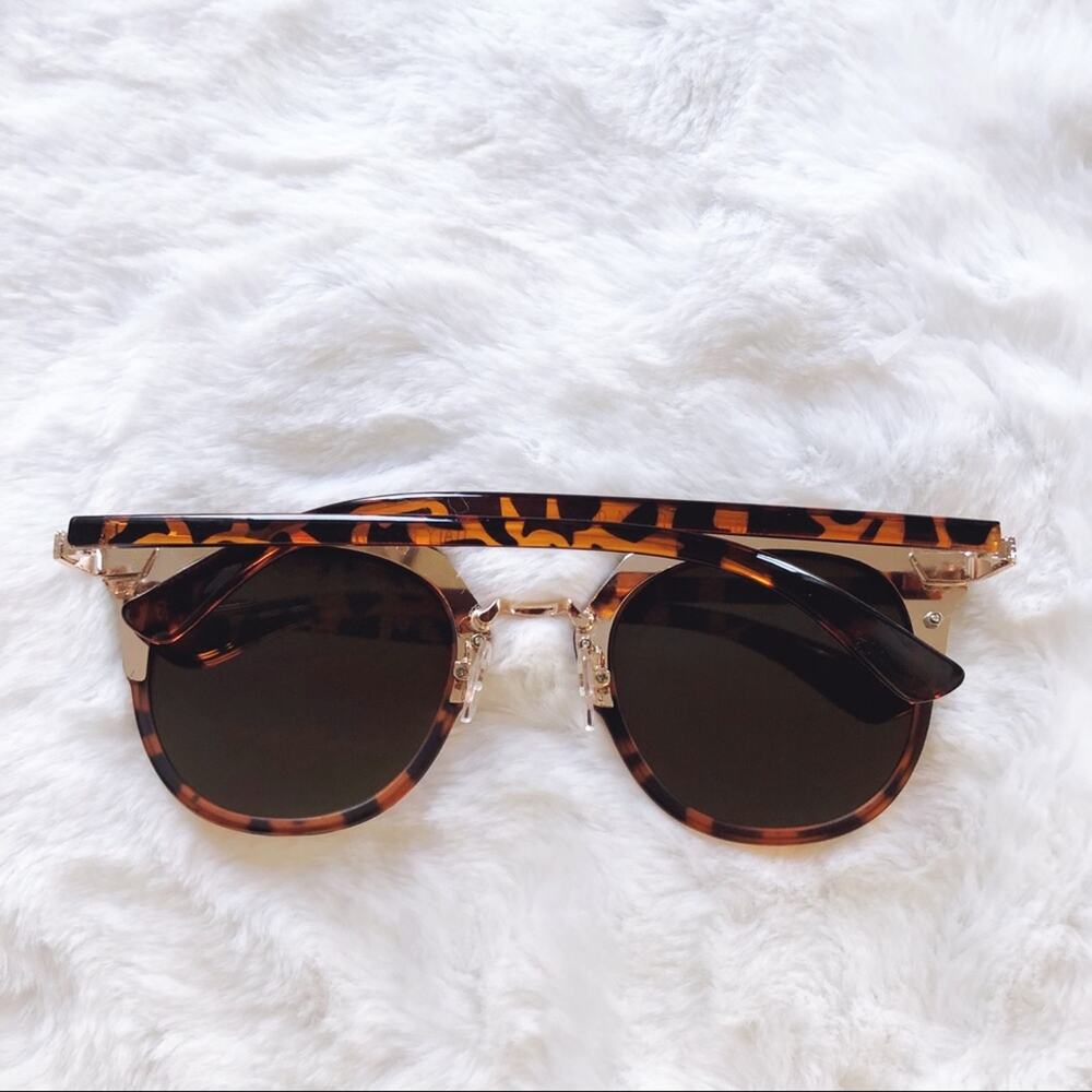 Margo Tortoise Brown Brow Bar Sunglasses - Picture 10 of 10